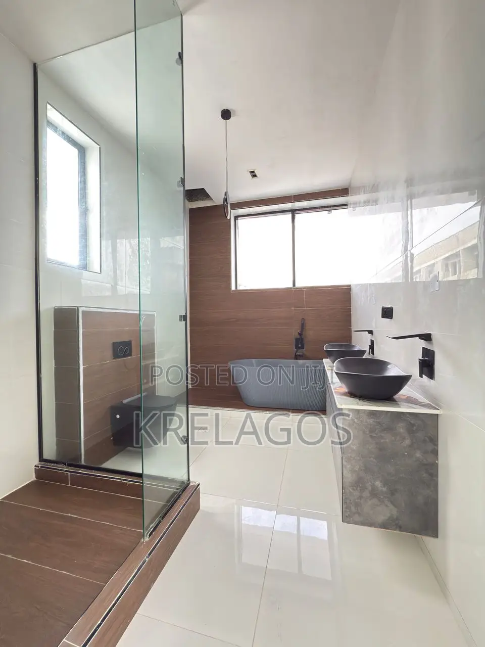 5bdrm Duplex in Oral Estate, Chevron for sale