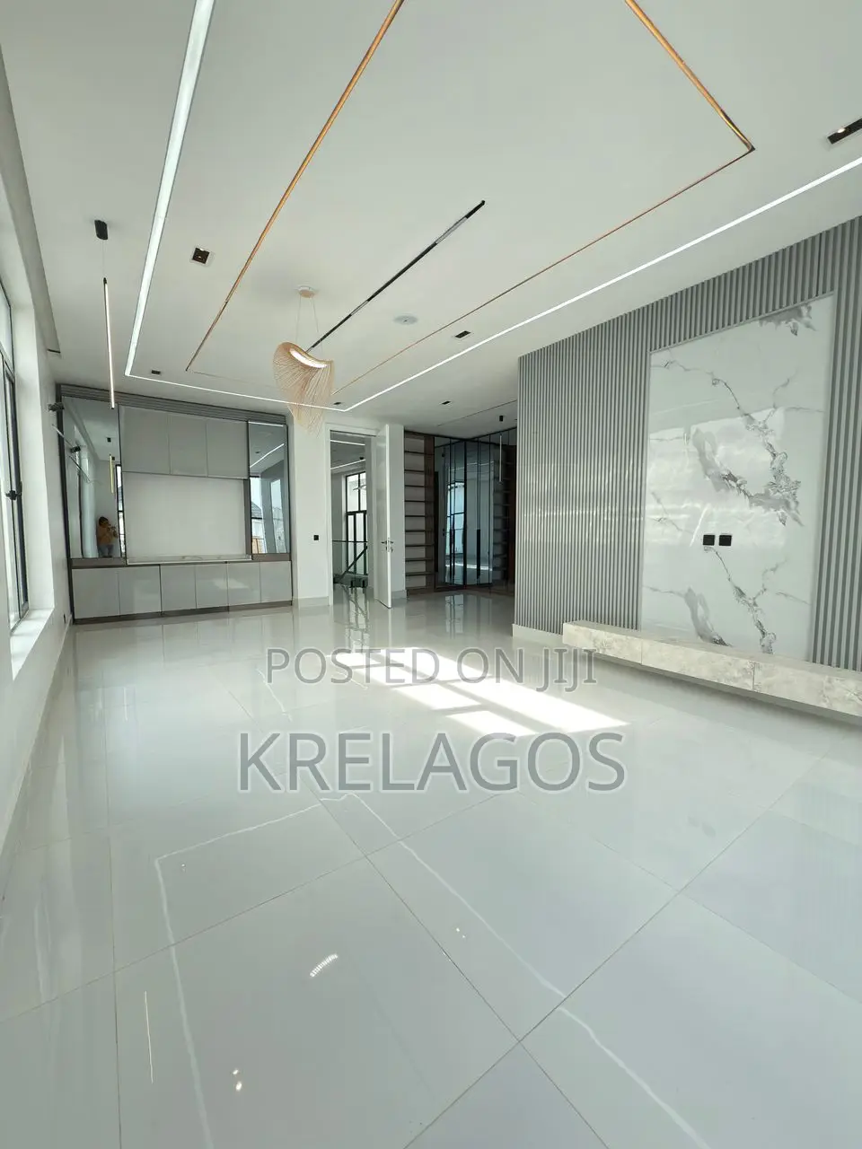 5bdrm Duplex in Oral Estate, Chevron for sale