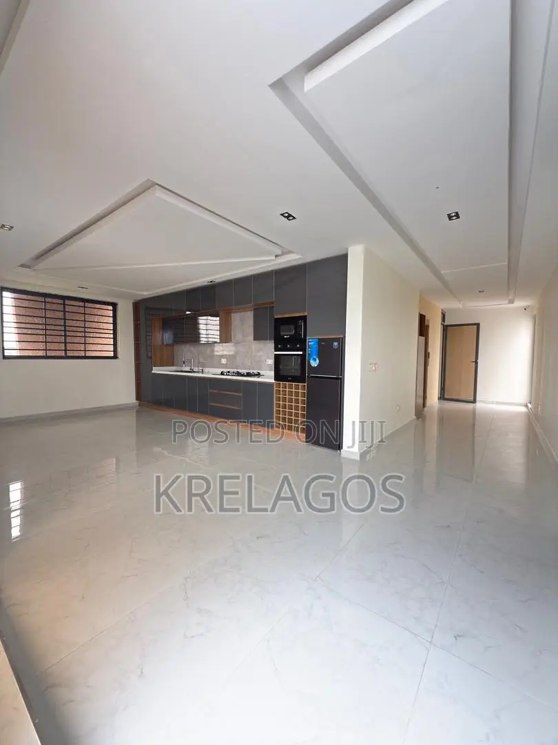 5bdrm Duplex in Royal Garden Estate, Off Lekki-Epe Expressway for sale