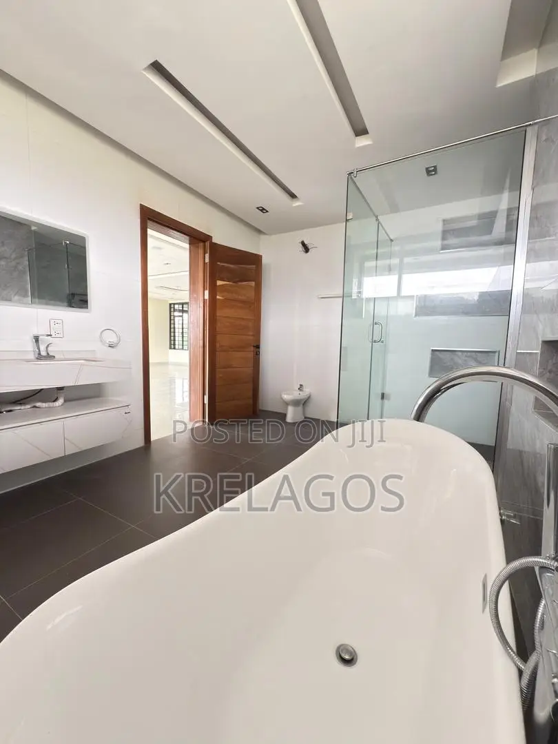 5bdrm Duplex in Royal Garden Estate, Off Lekki-Epe Expressway for sale