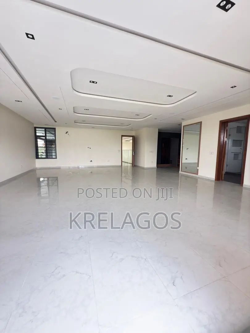 5bdrm Duplex in Royal Garden Estate, Off Lekki-Epe Expressway for sale