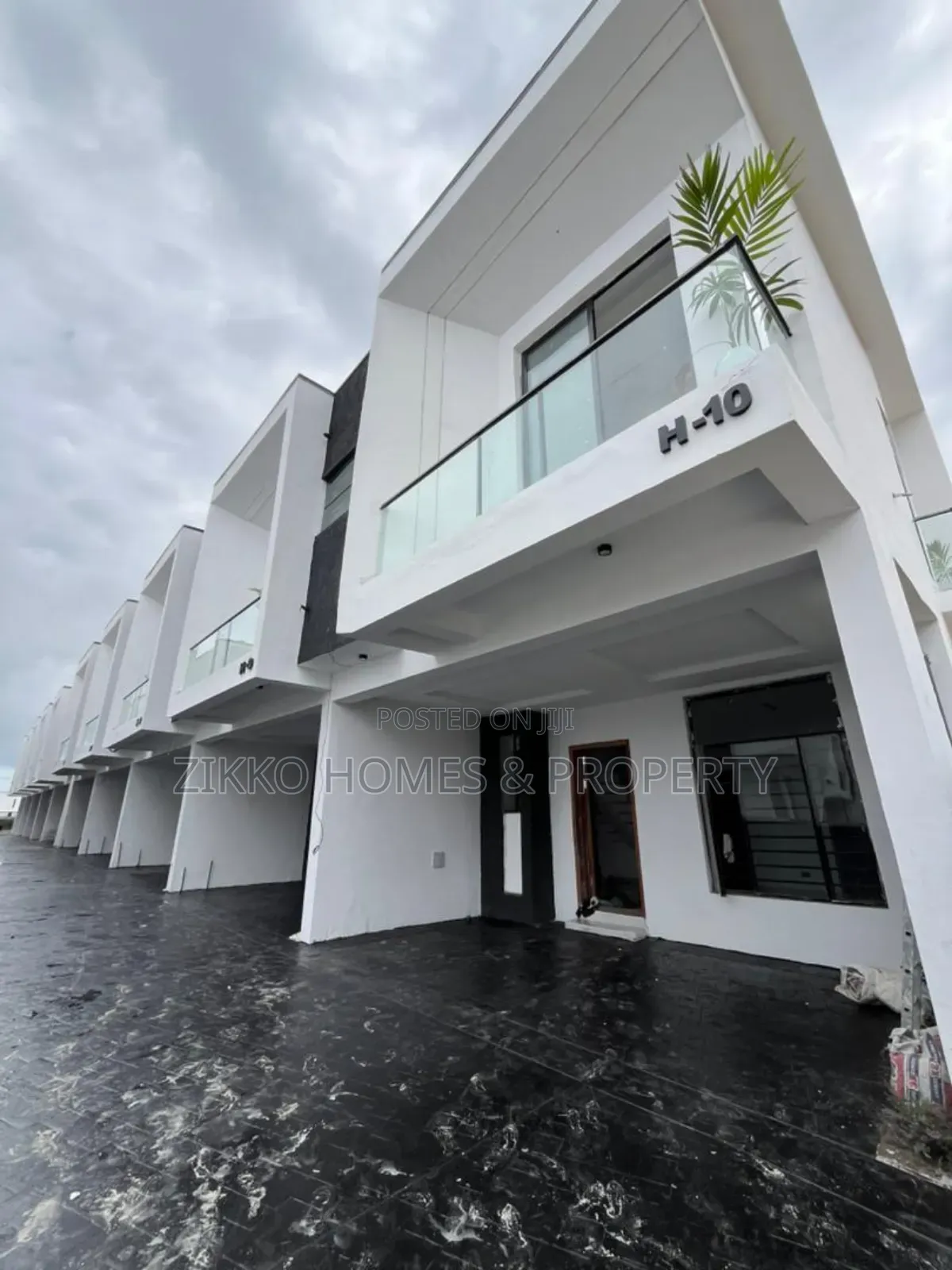 Furnished 4bdrm Duplex in Ikota, Lekki for sale