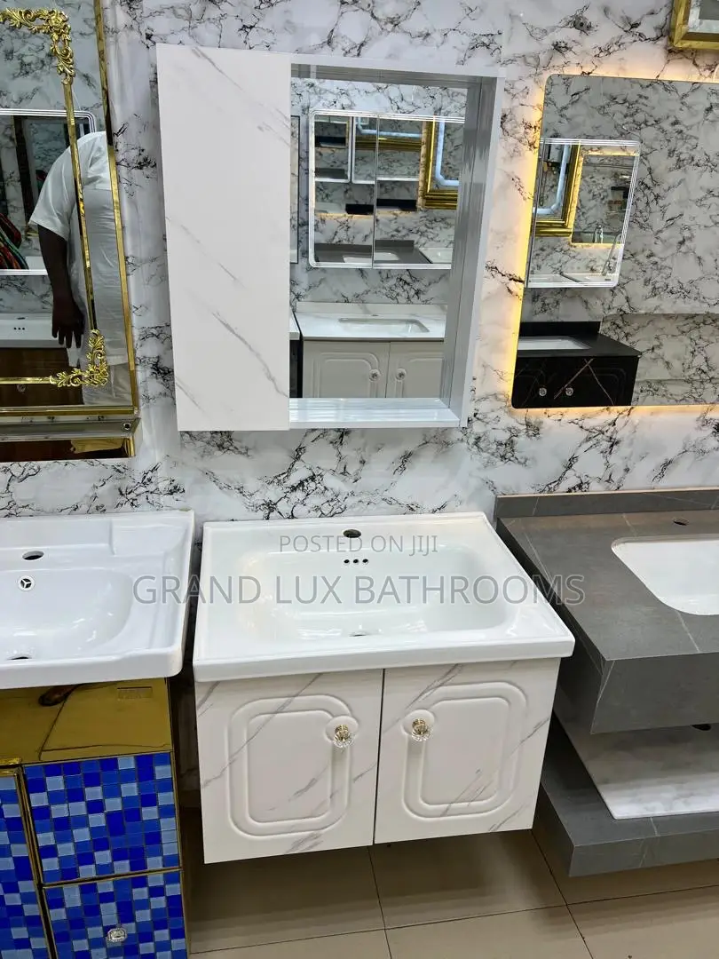 Luxury Modern Wall Mounted Cabinet With Door Mirror