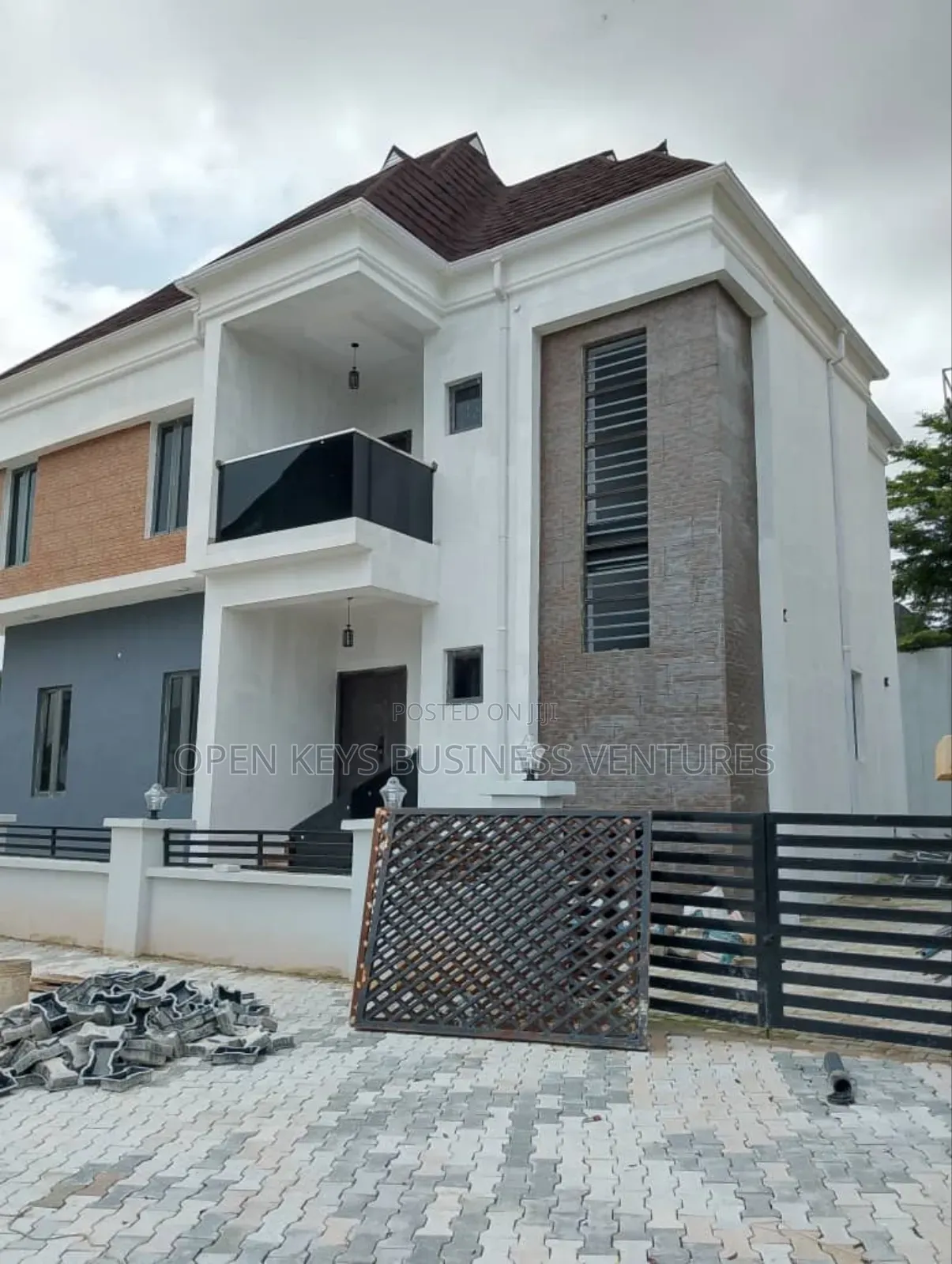 Furnished 4bdrm Duplex in Idishin Jericho for sale