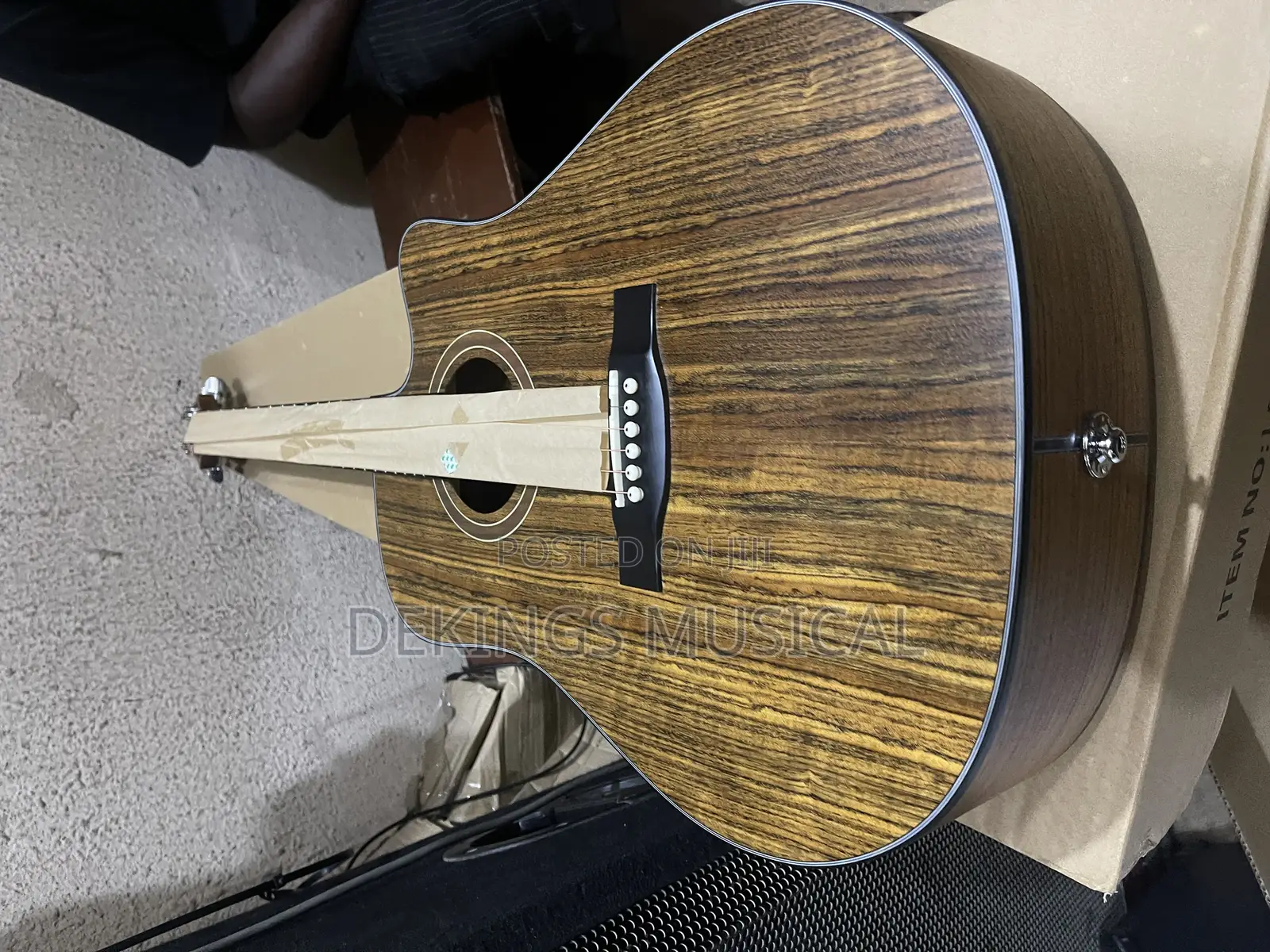 Smiger Sm-413 41” Single-Cut Semi-Acoustic Guitar–Built-in Pickup Eq