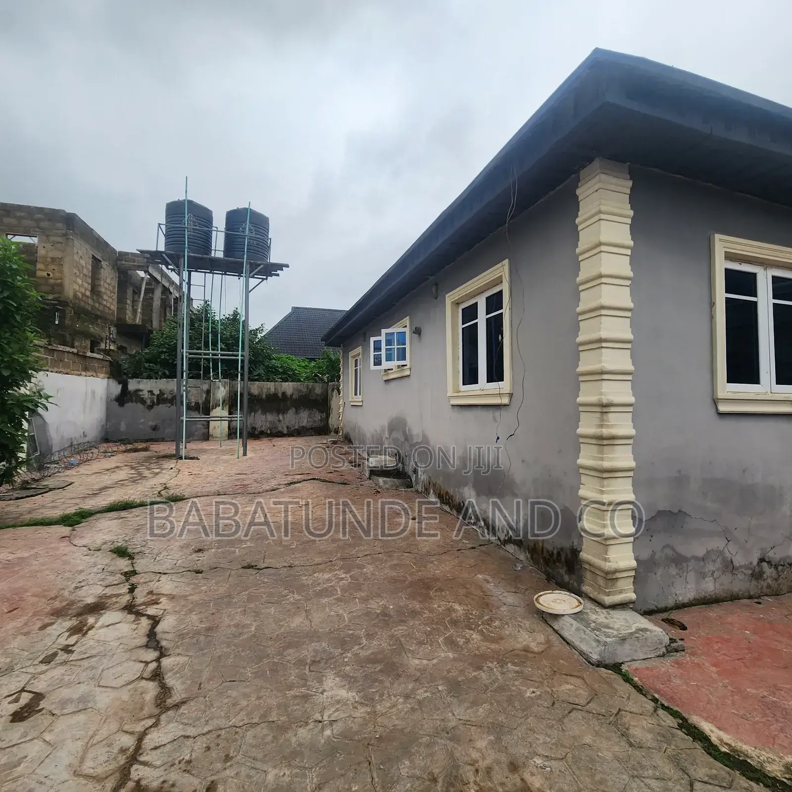 2bdrm Block of Flats in Akala Express for sale