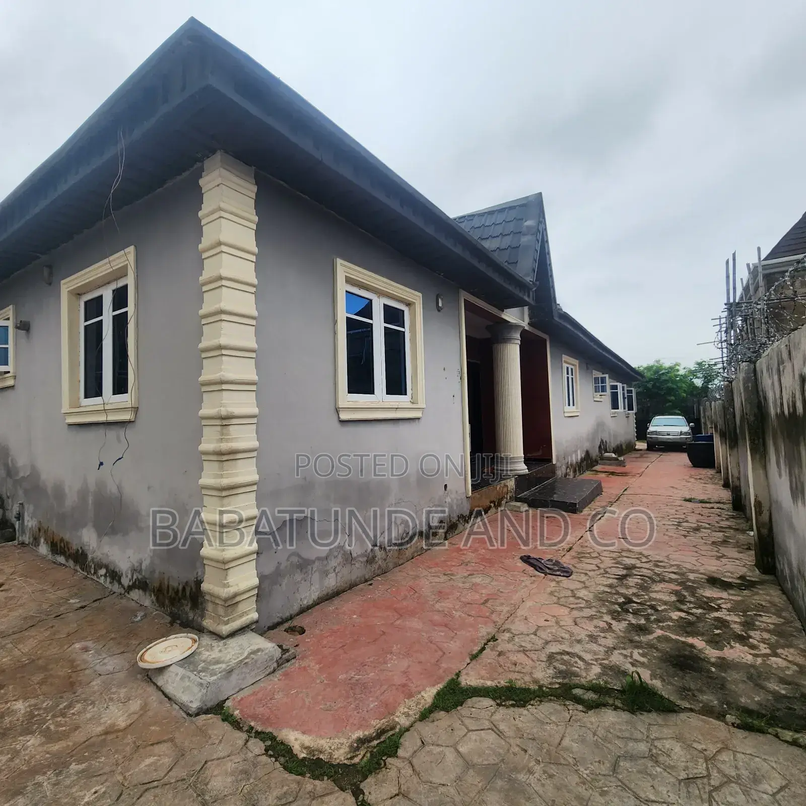 2bdrm Block of Flats in Akala Express for sale