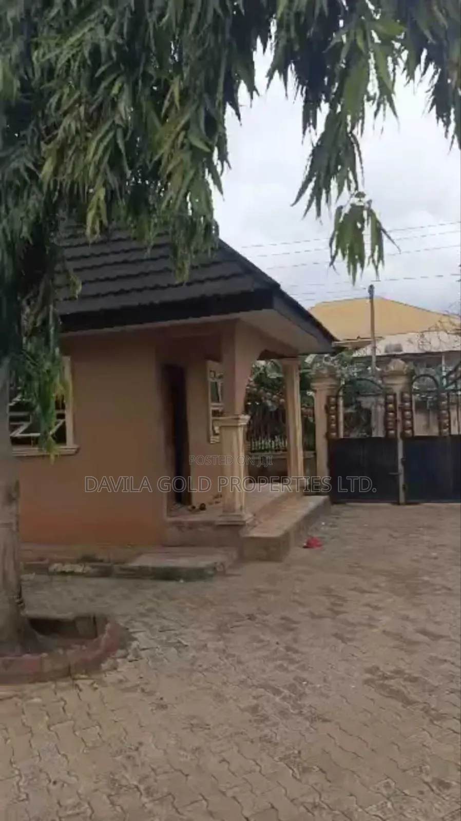 6bdrm Duplex in Benin City for sale