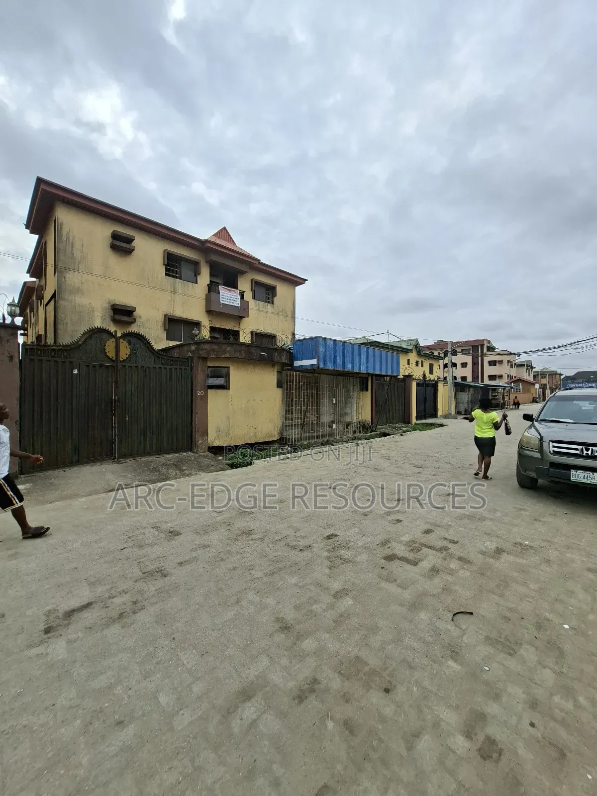 3bdrm Block of Flats in Ago Palace for sale