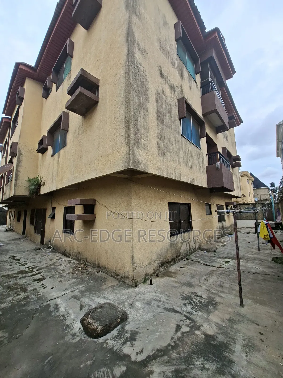 3bdrm Block of Flats in Ago Palace for sale