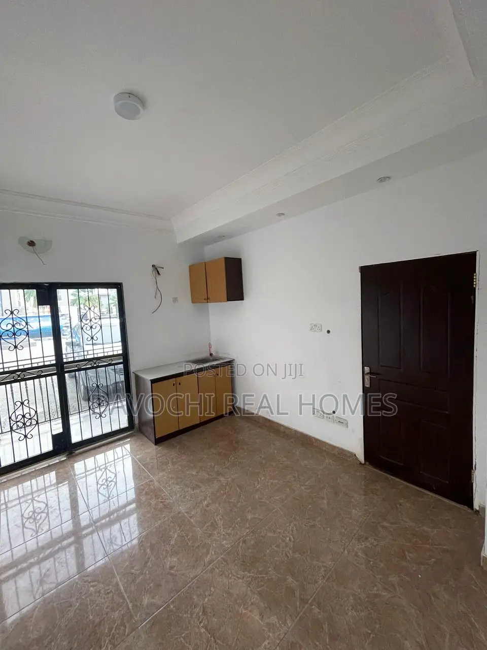 Mini Flat in Osapa London for rent