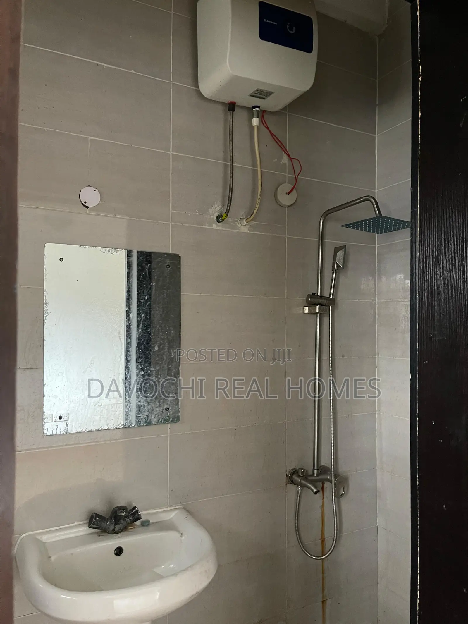 Mini Flat in Osapa London for rent
