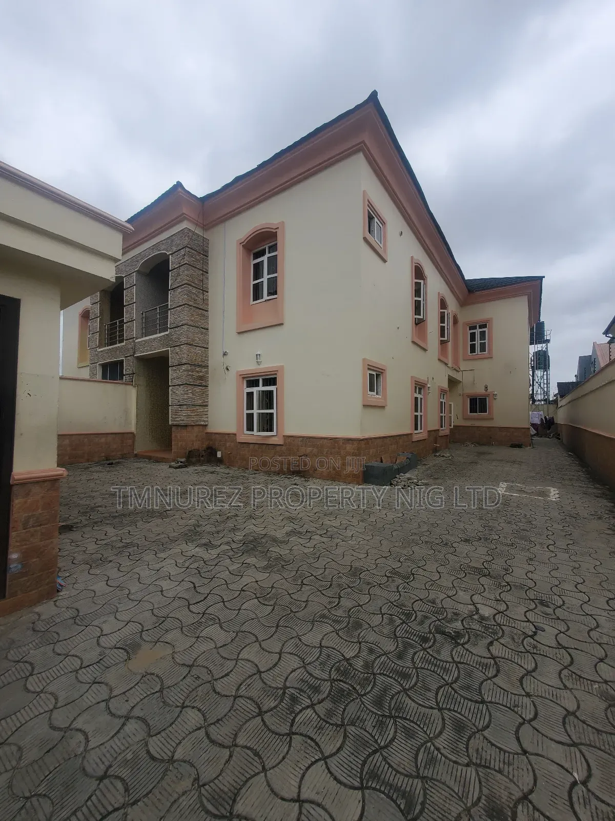 5bdrm Duplex in Lekki Phase1 for rent