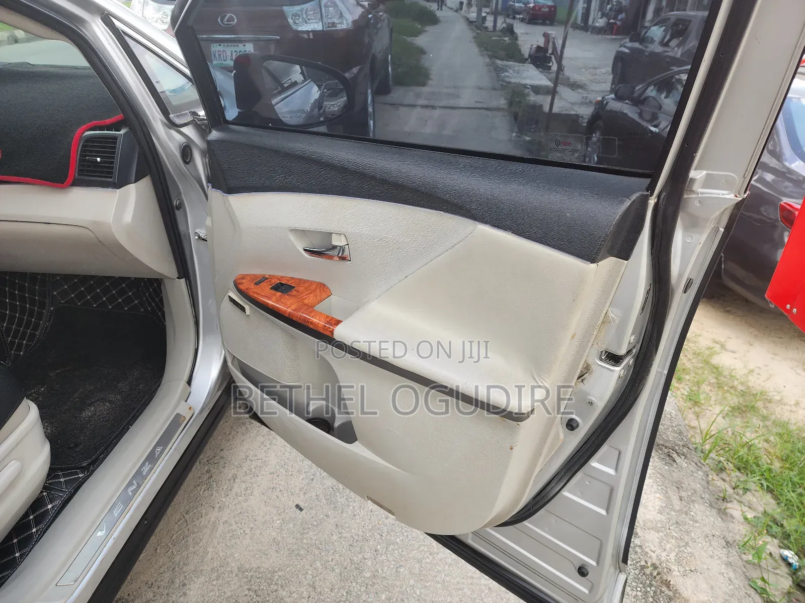Toyota Venza AWD 2011 Silver