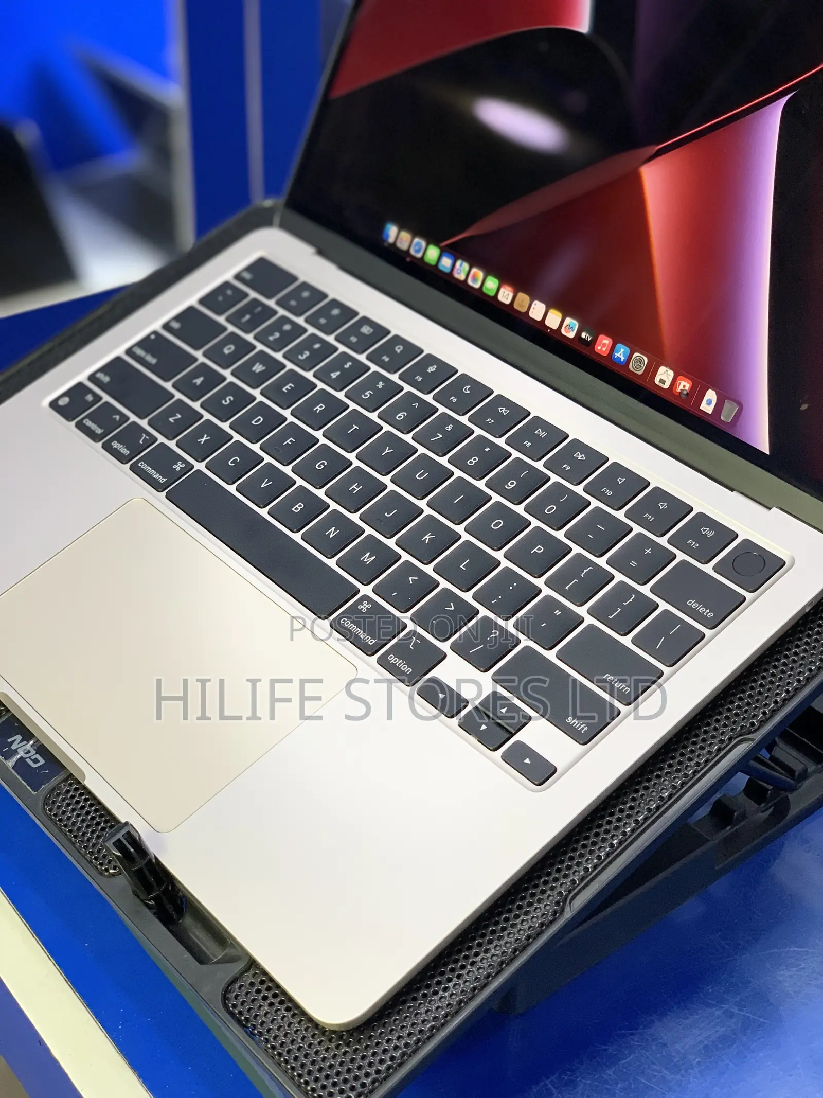 Laptop Apple MacBook Air 2024 M3 13-inch 8GB Apple M3 SSD 256GB