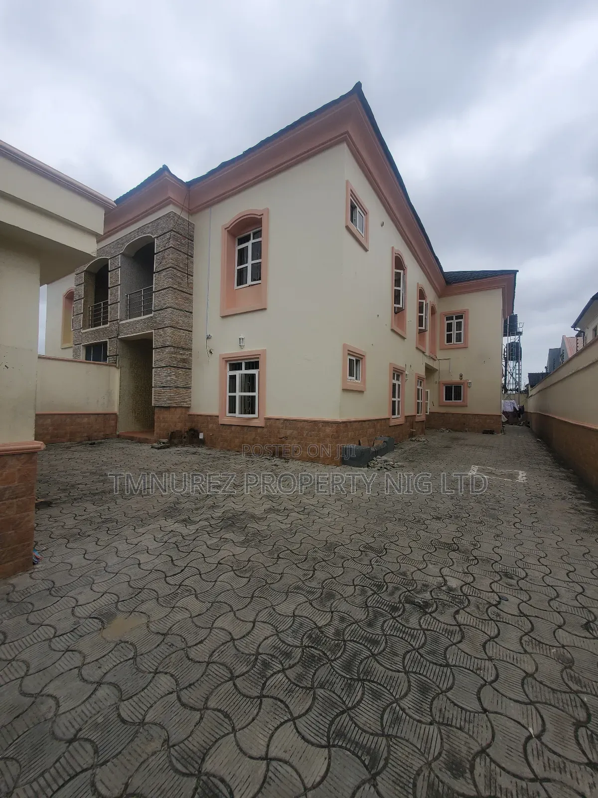 5bdrm Duplex in Lekki Phase1 for rent