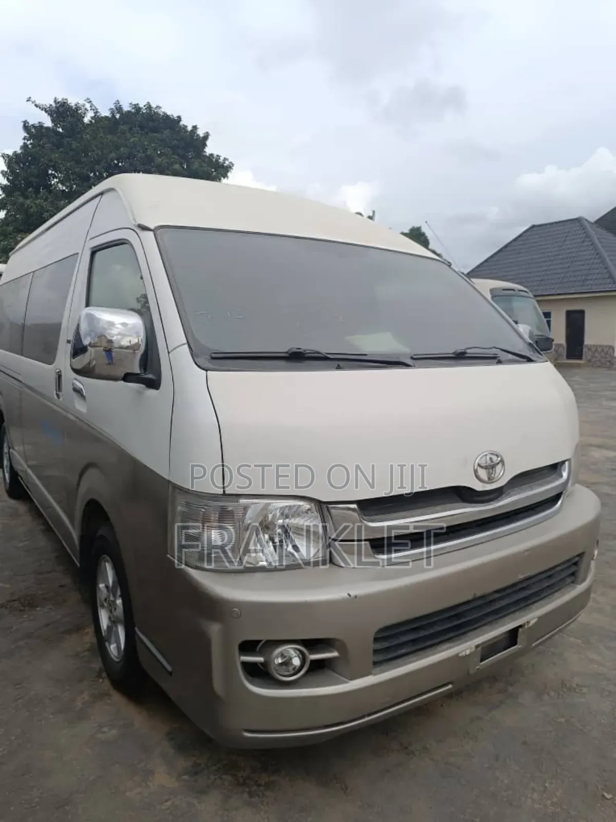 Toyota HiAce 2018 White