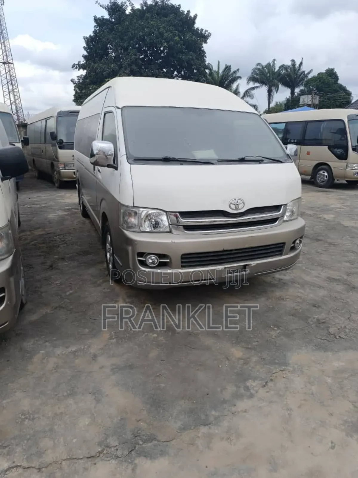 Toyota HiAce 2018 White
