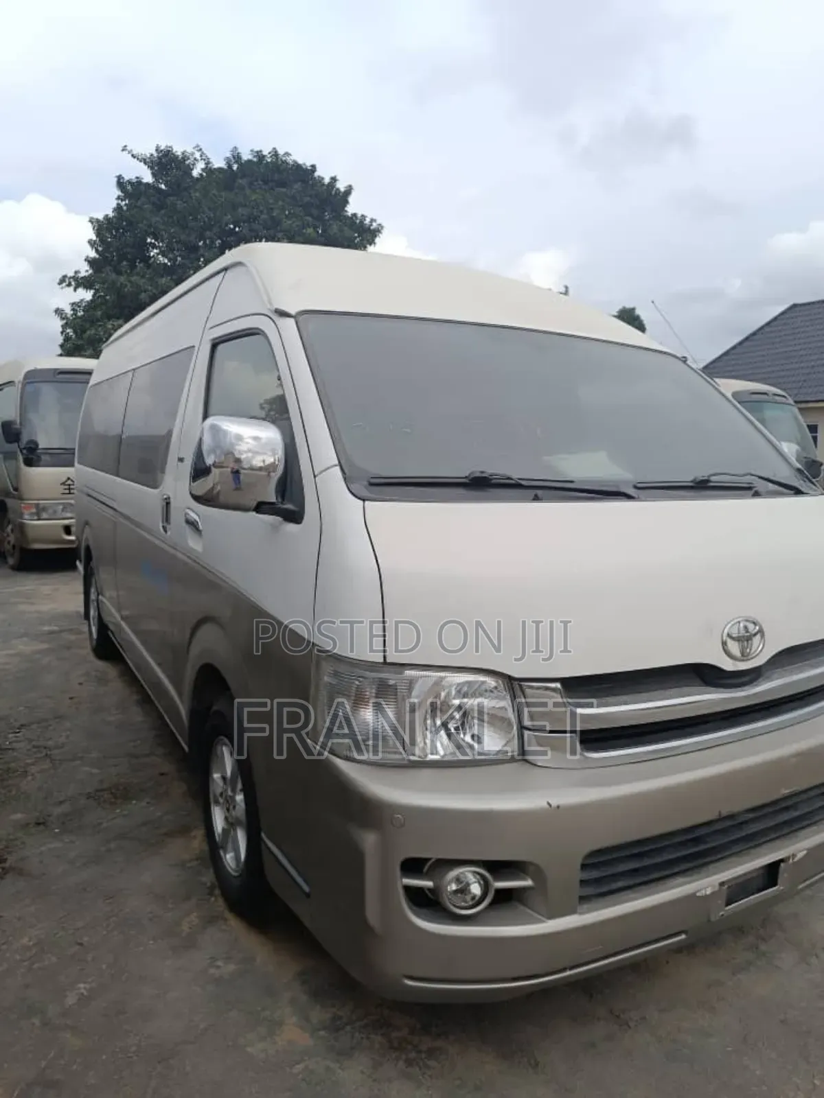Toyota HiAce 2018 White