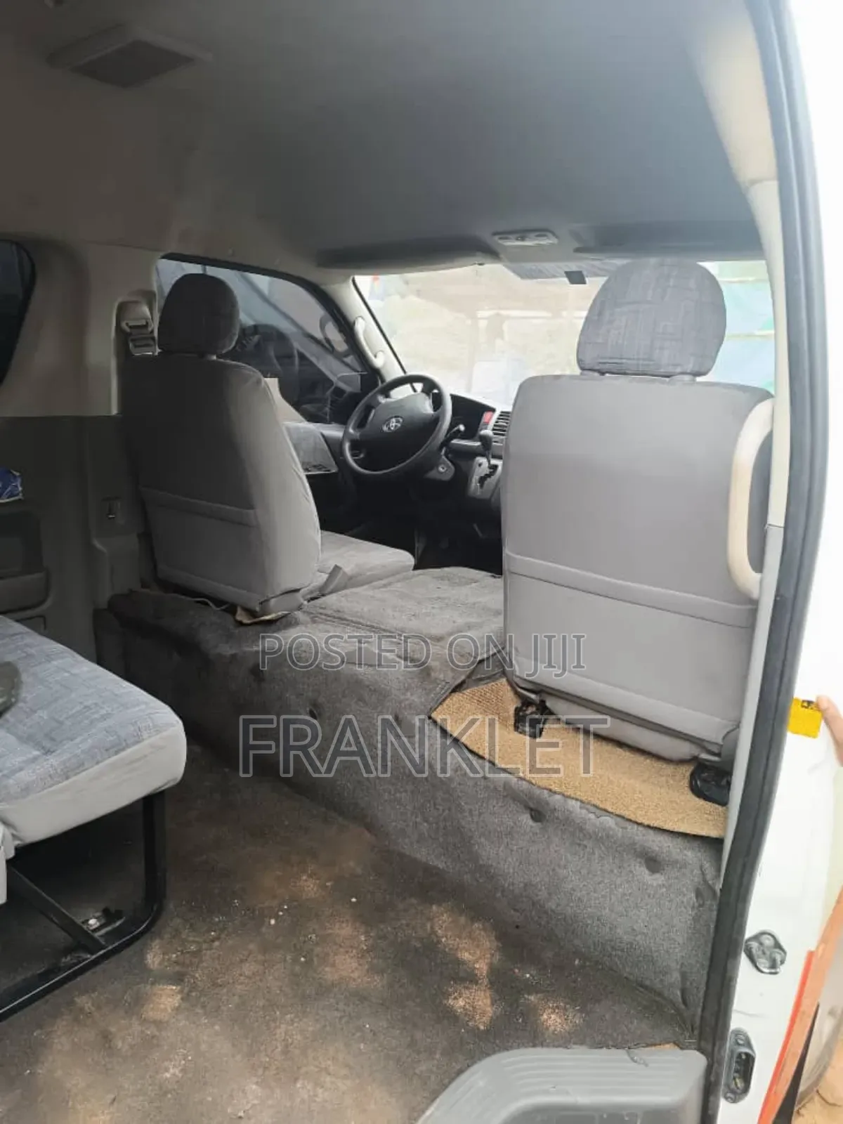Toyota HiAce 2018 White