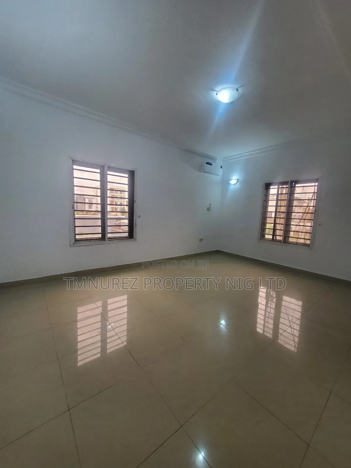 3bdrm Apartment in Lekki Phase1 for rent