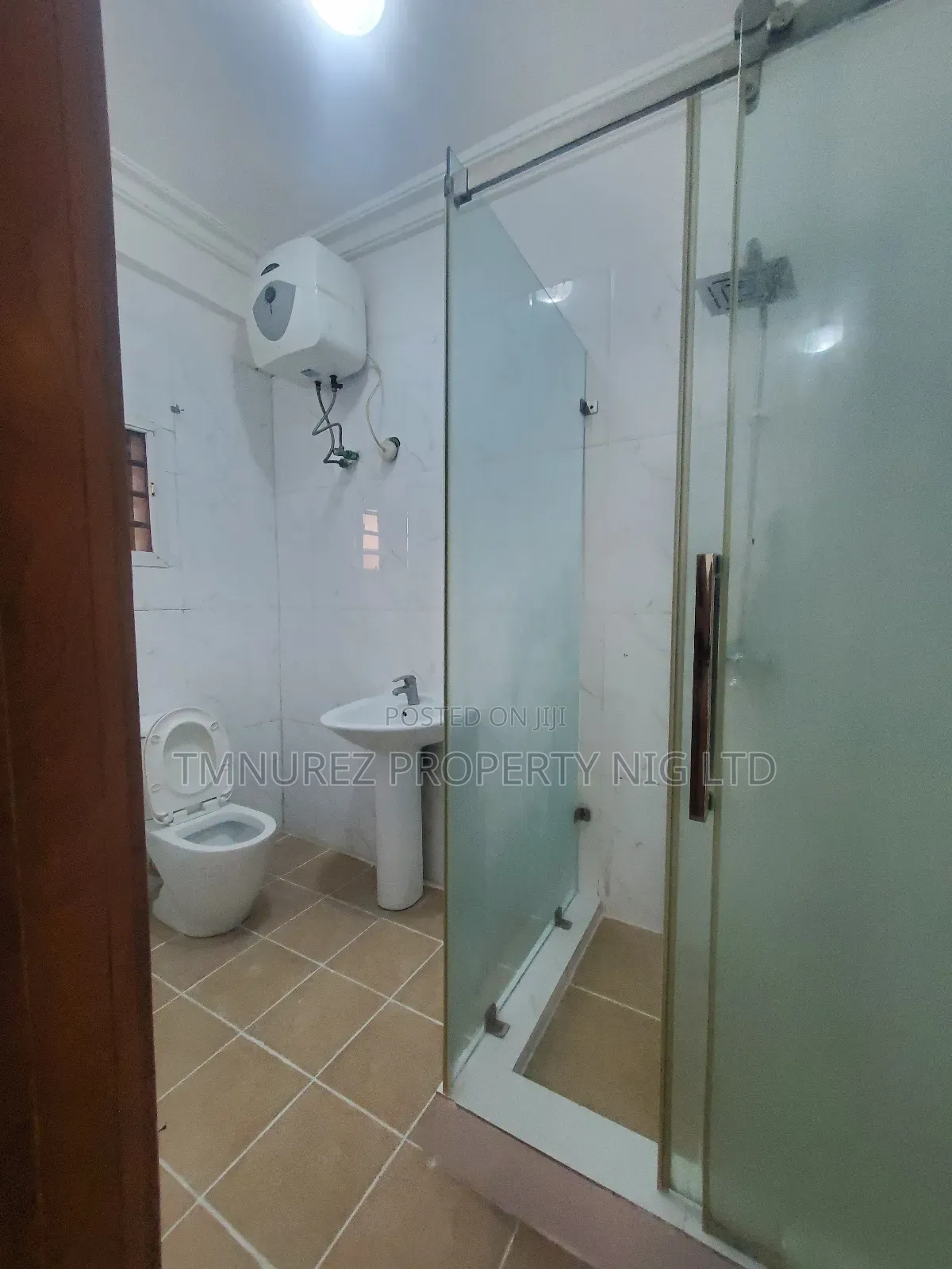 3bdrm Apartment in Lekki Phase1 for rent