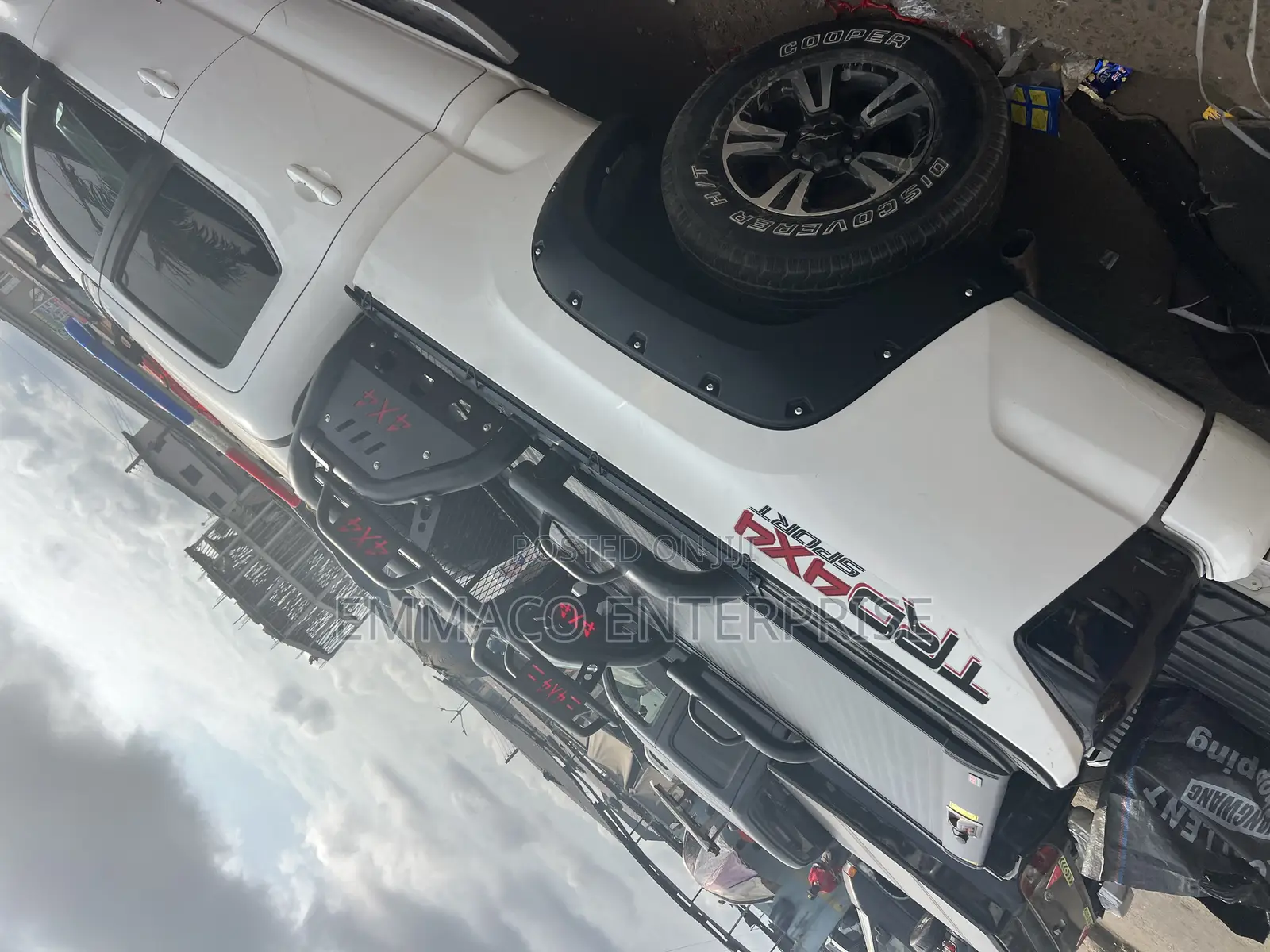 Tacoma Rolling Cover& Rugged Spoils (Long Booth)
