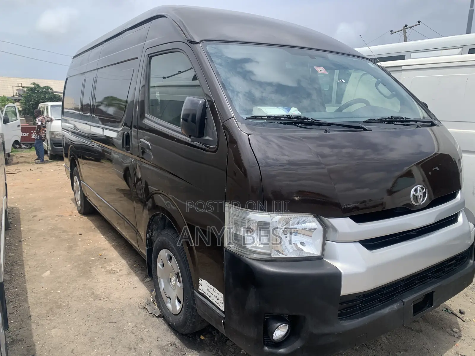 Toyota HiAce 2014 Brown