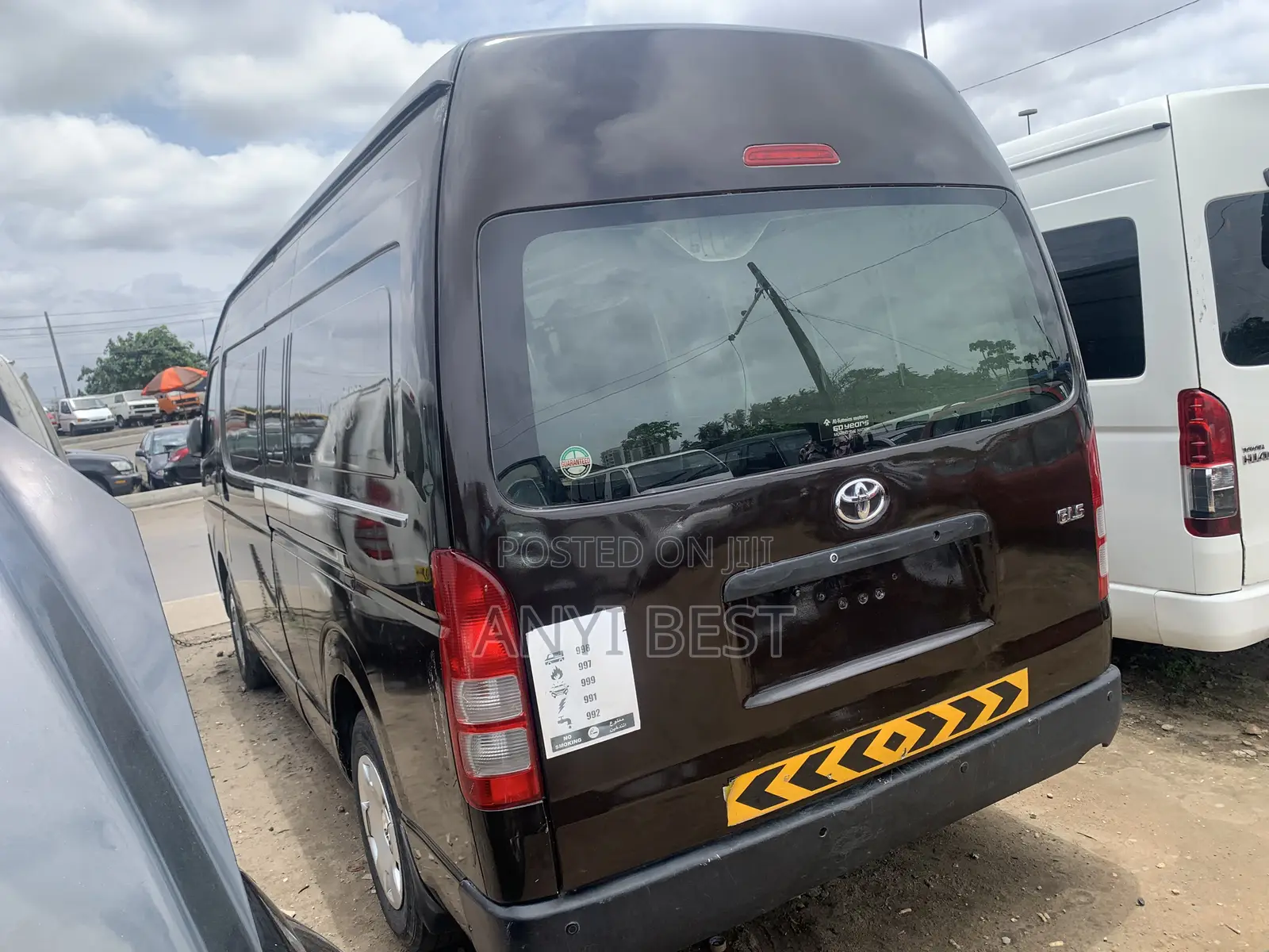 Toyota HiAce 2014 Brown