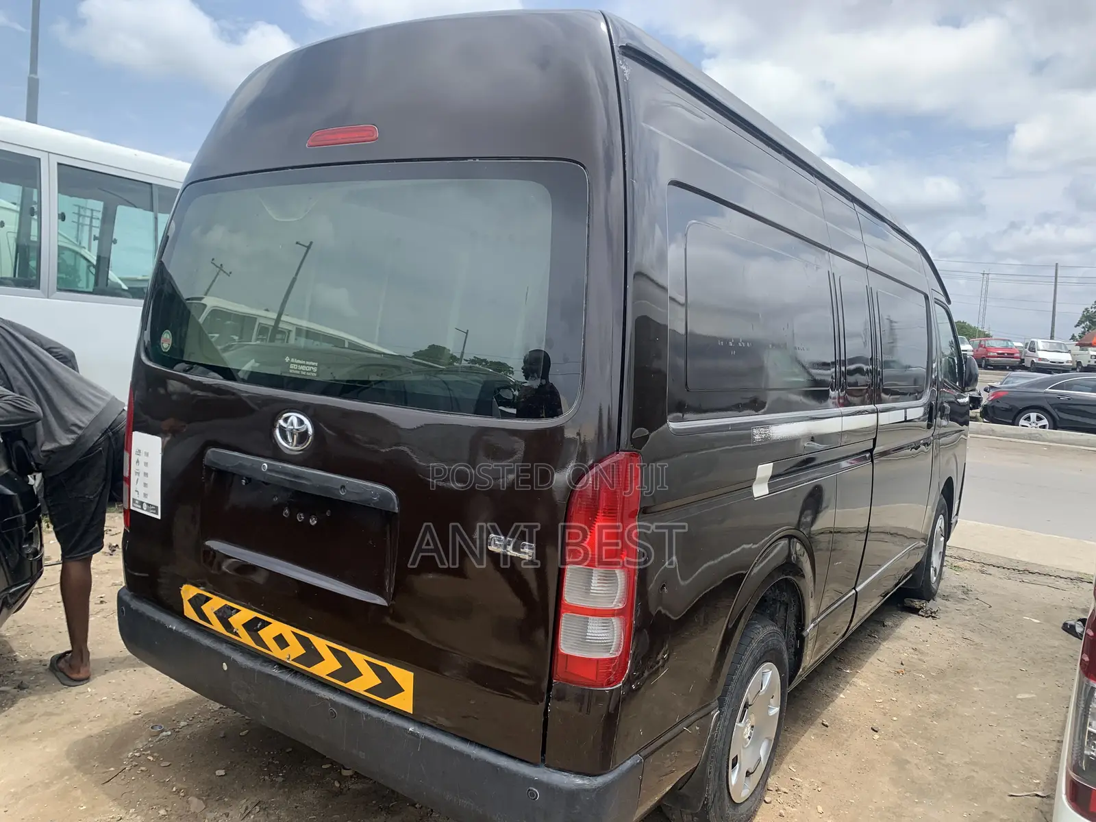 Toyota HiAce 2014 Brown
