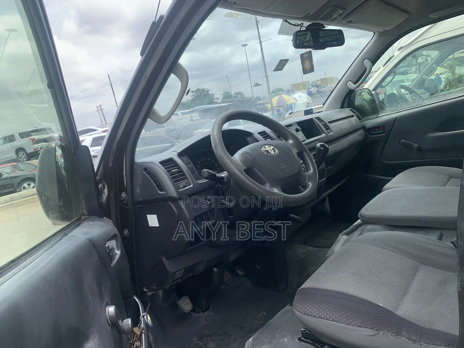 Toyota HiAce 2014 Brown