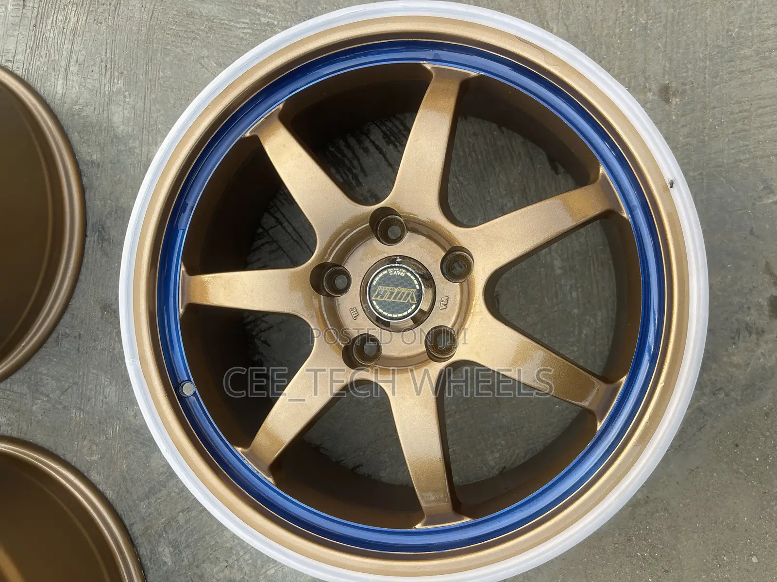 Sports Wheel 17-inch Gold