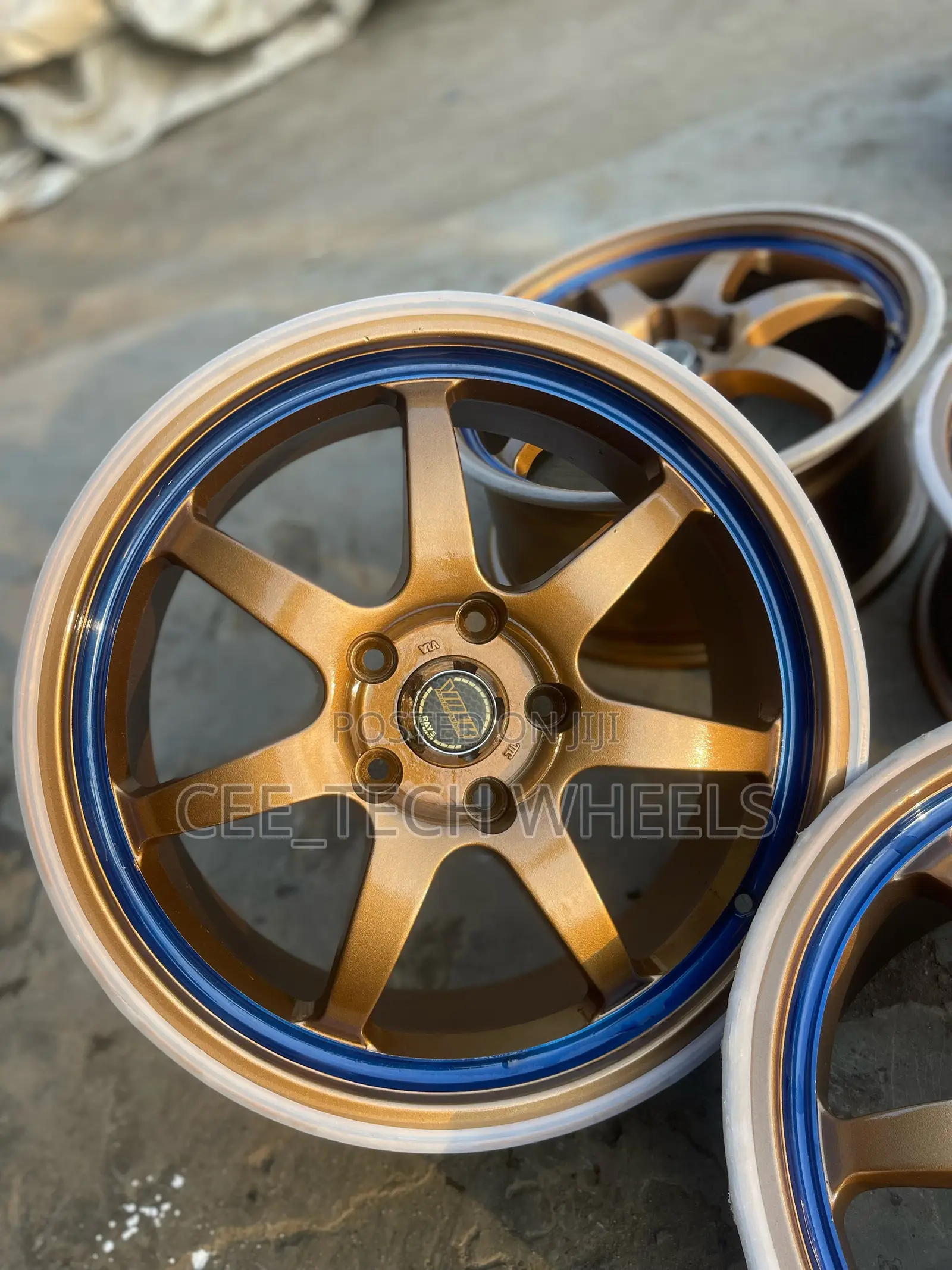 Sports Wheel 17-inch Gold