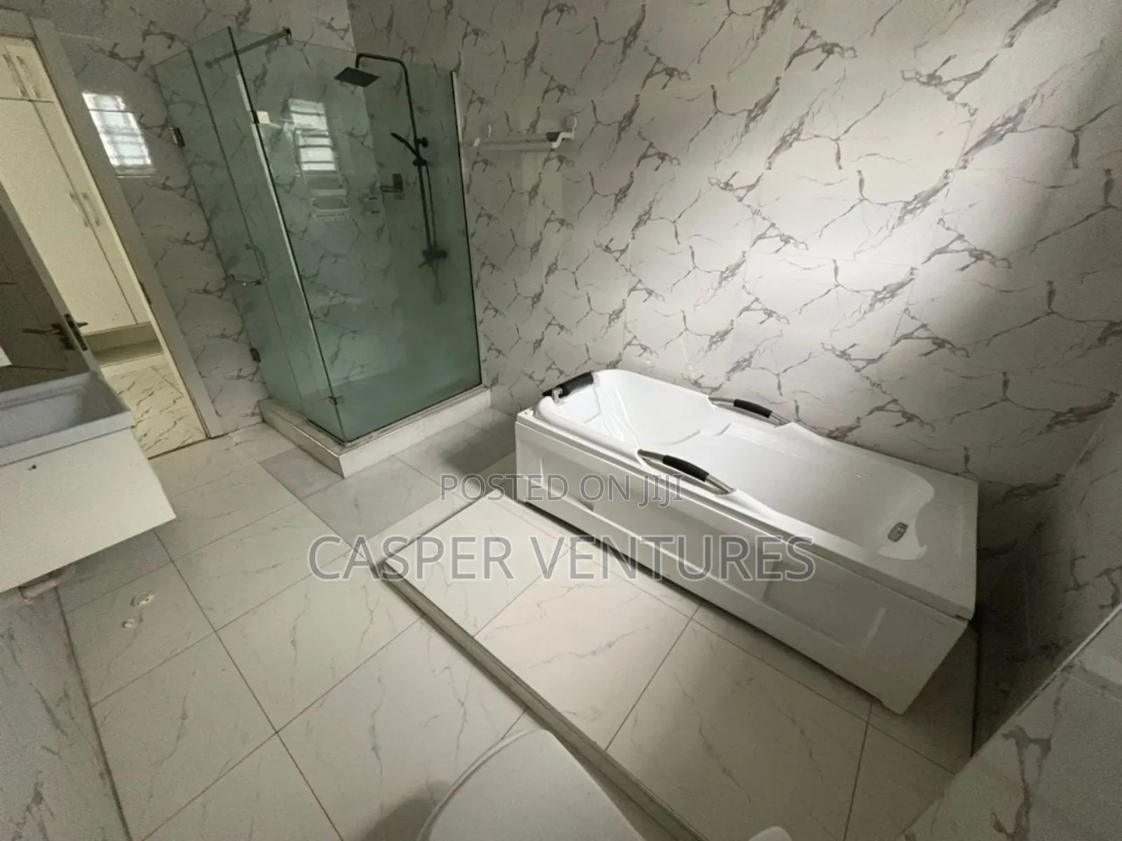 4bdrm Duplex in Bera, Chevron for sale