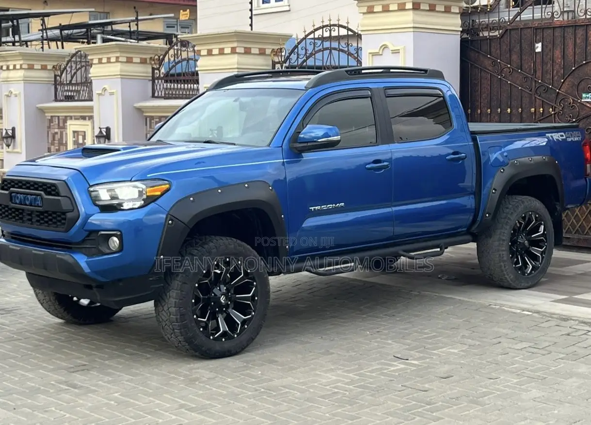 Toyota Tacoma 2017 Blue