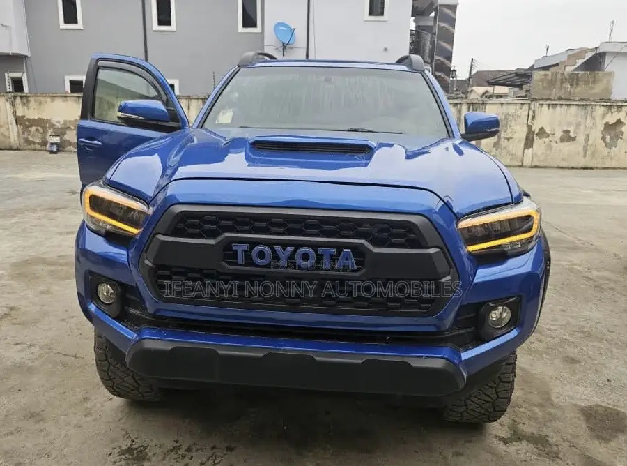 Toyota Tacoma 2017 Blue