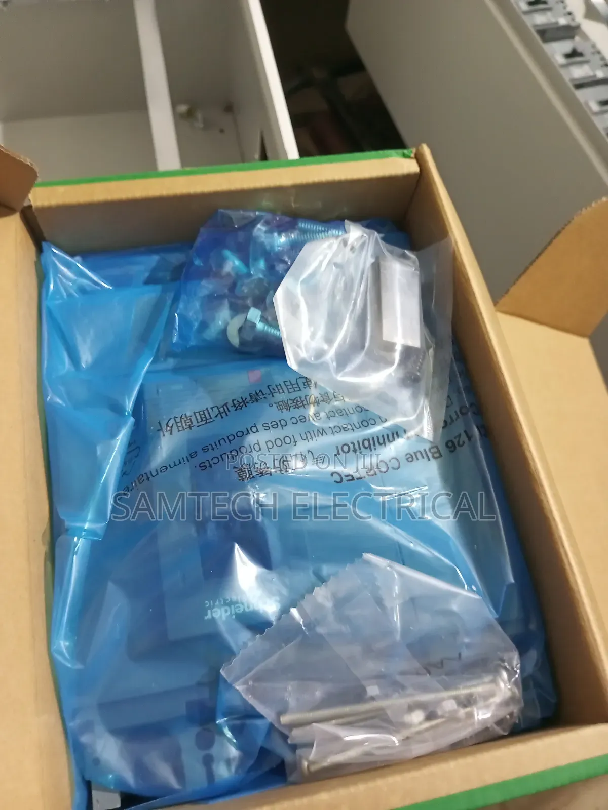 Schenieder Circuit Breaker