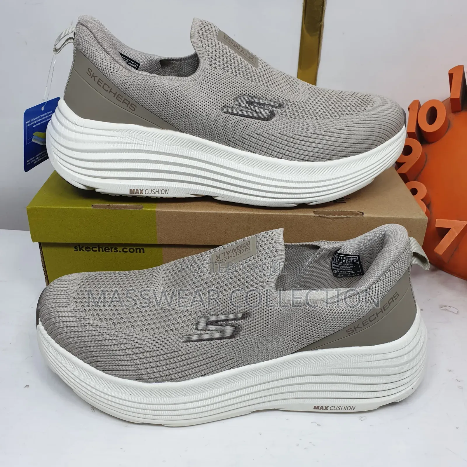 Sketchers Sneakers Footwear