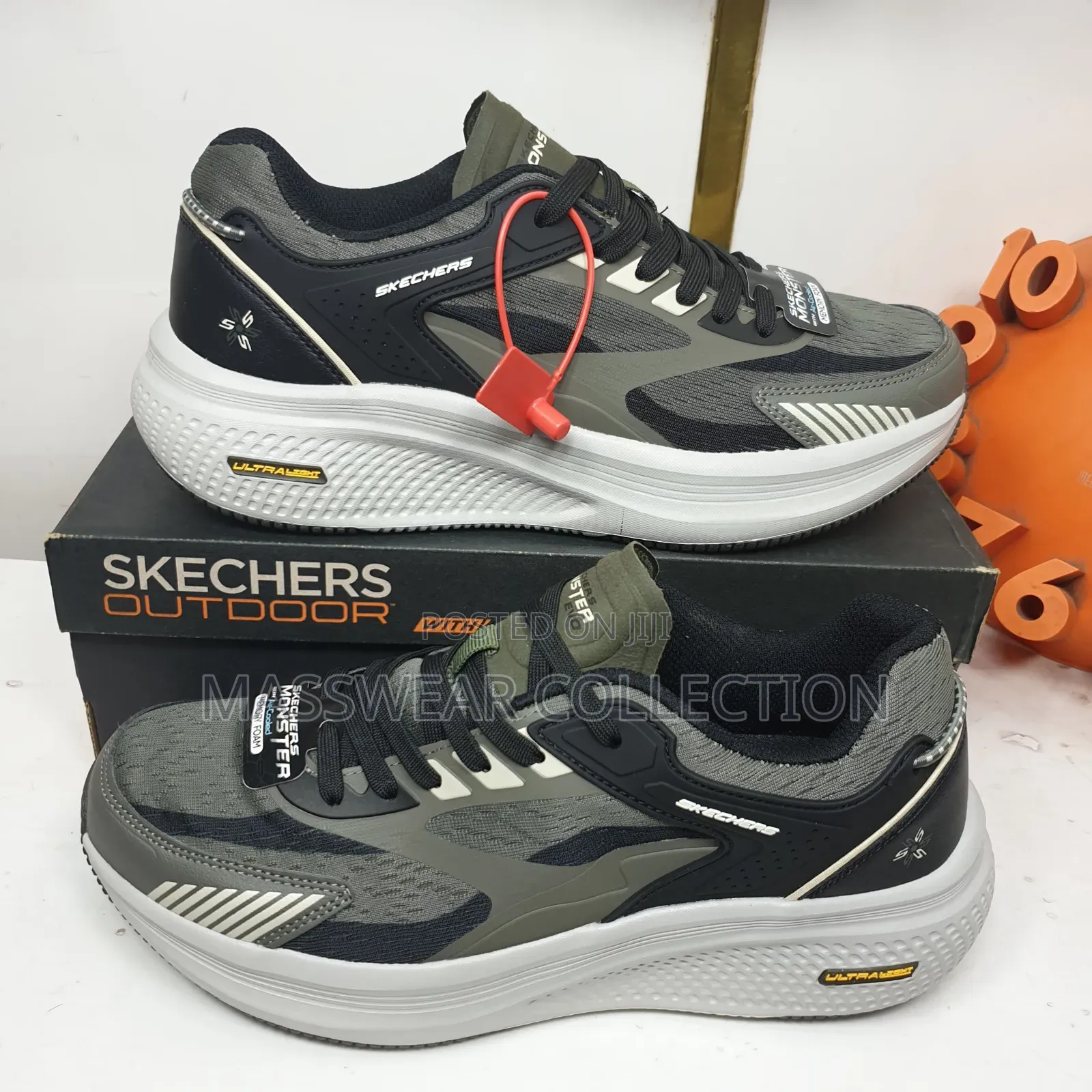 Sketchers Sneakers Footwear