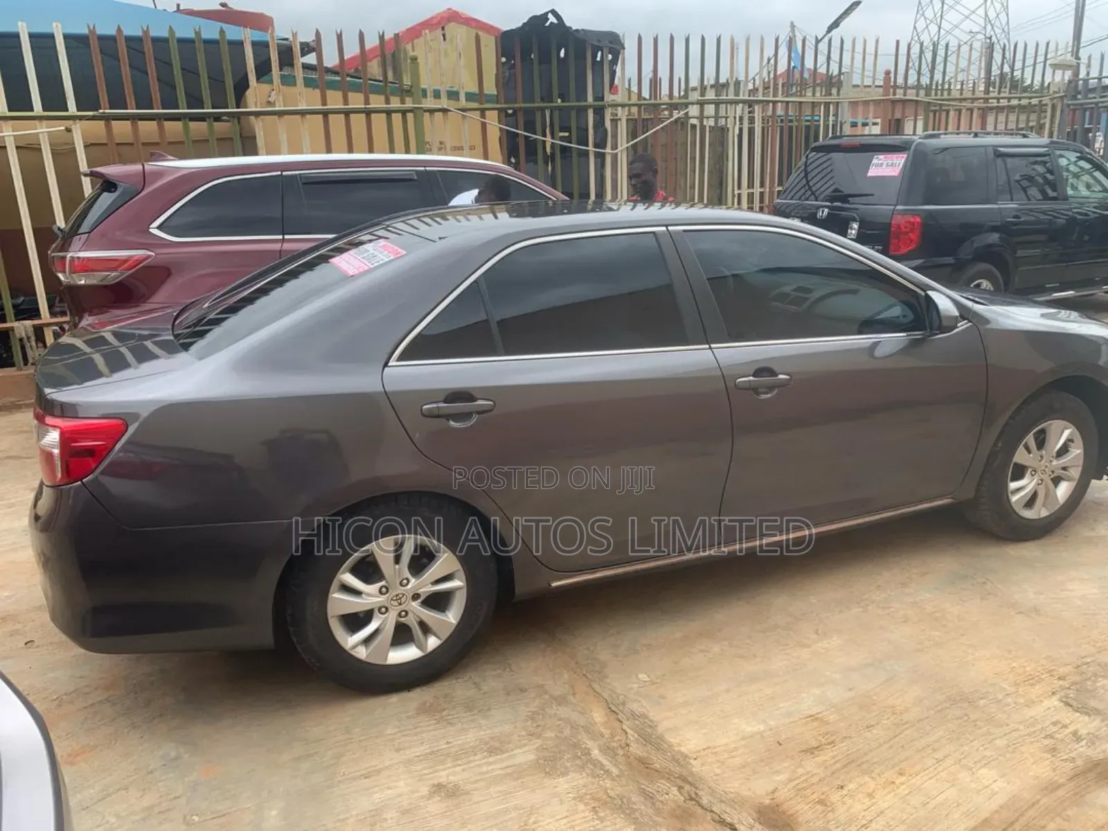 Toyota Camry LE 4dr Sedan (2.5L 4cyl 6A) 2012 Gray