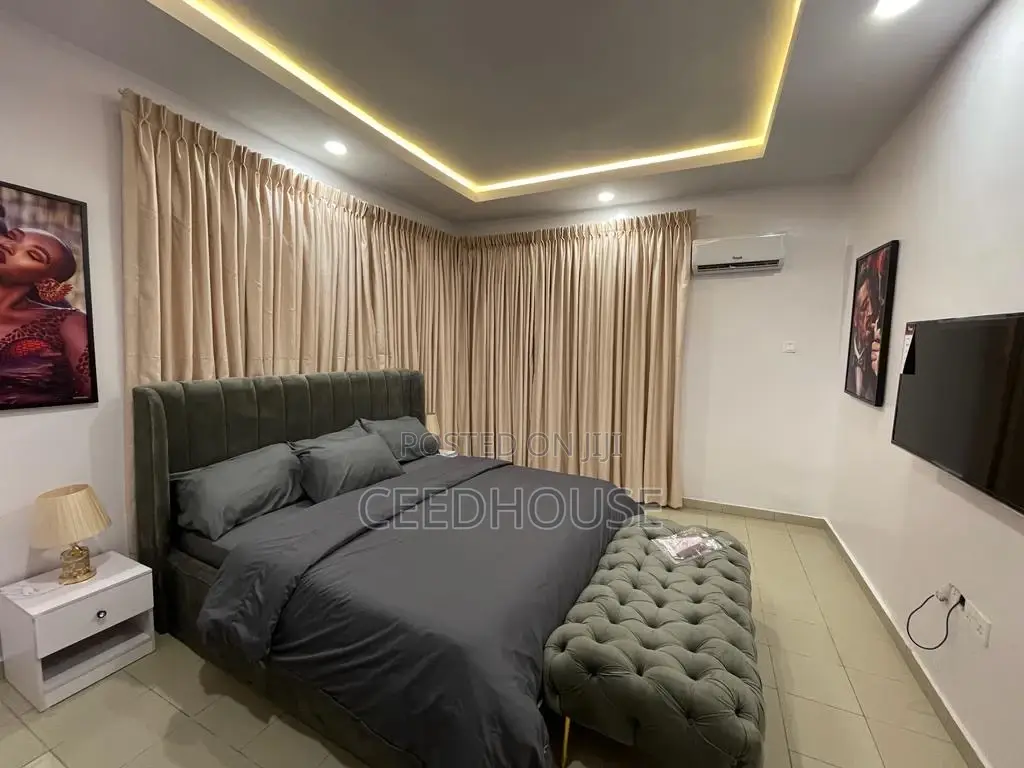 Tastefully Furnished 3 Bedrooms Apartment
