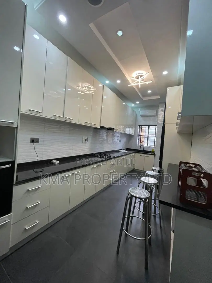 Luxurious 4 Bedroom Duplex
