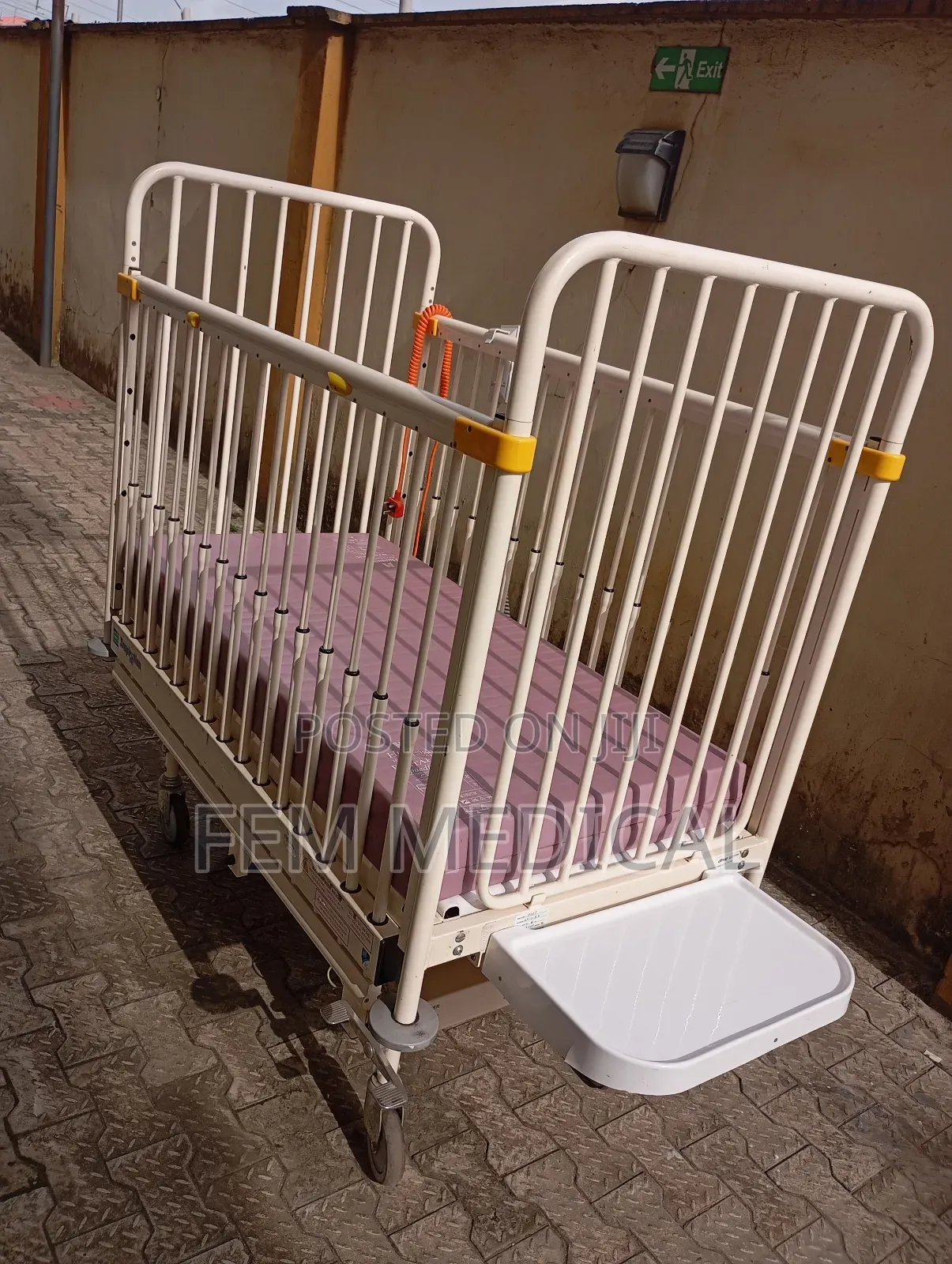 Electric Multifunctional Children and Baby Cot