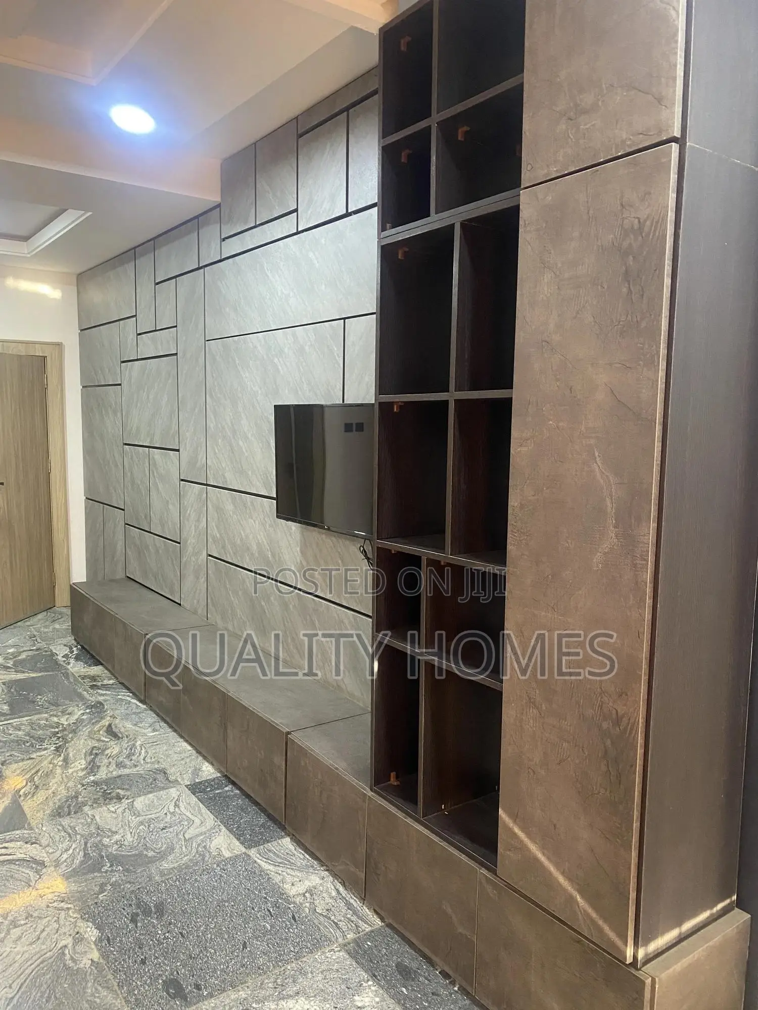 Furnished 9bdrm Mansion in Apo Resettlement for sale