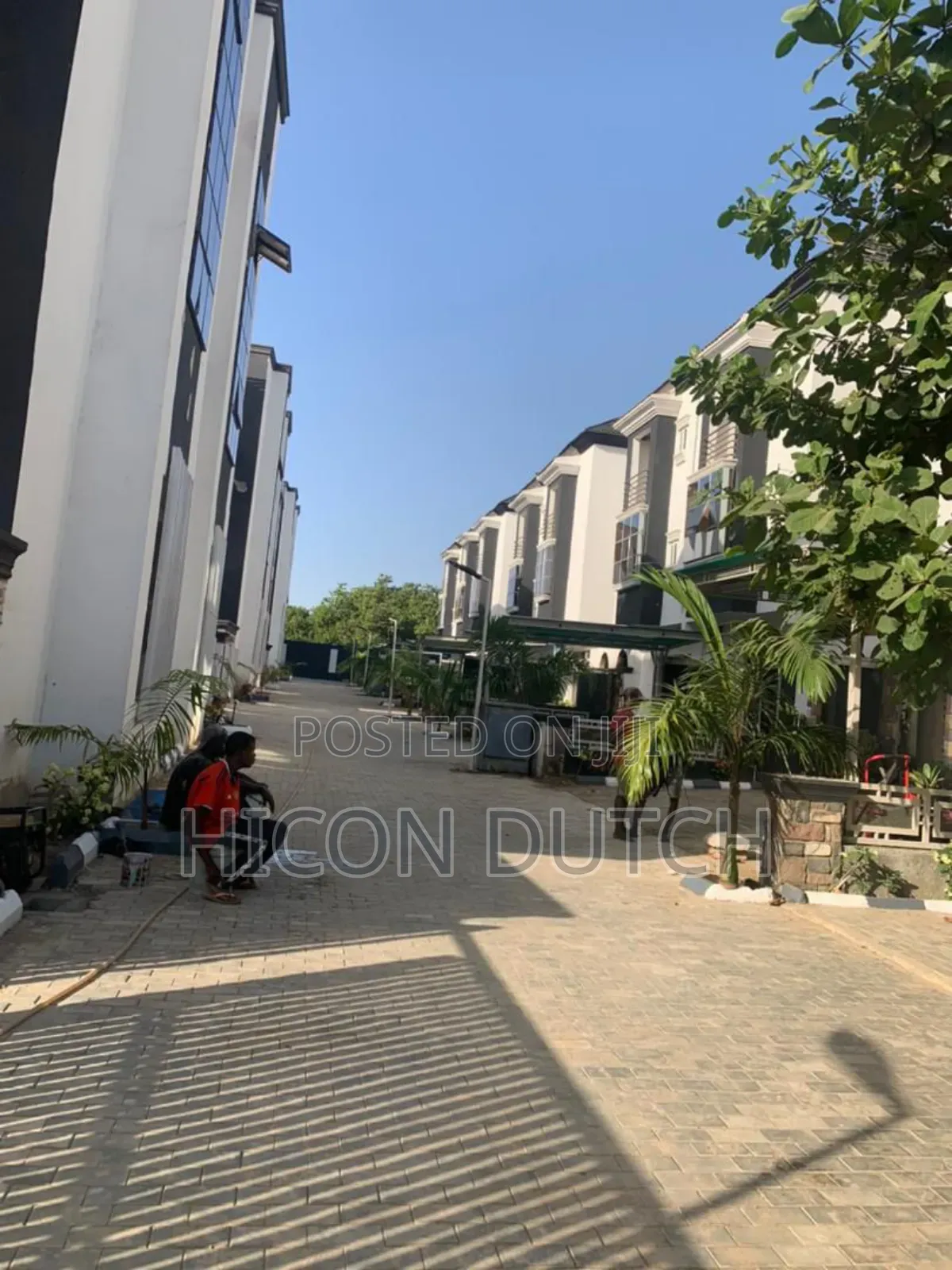6bdrm Townhouse/Terrace in Dakibiyu for Sale