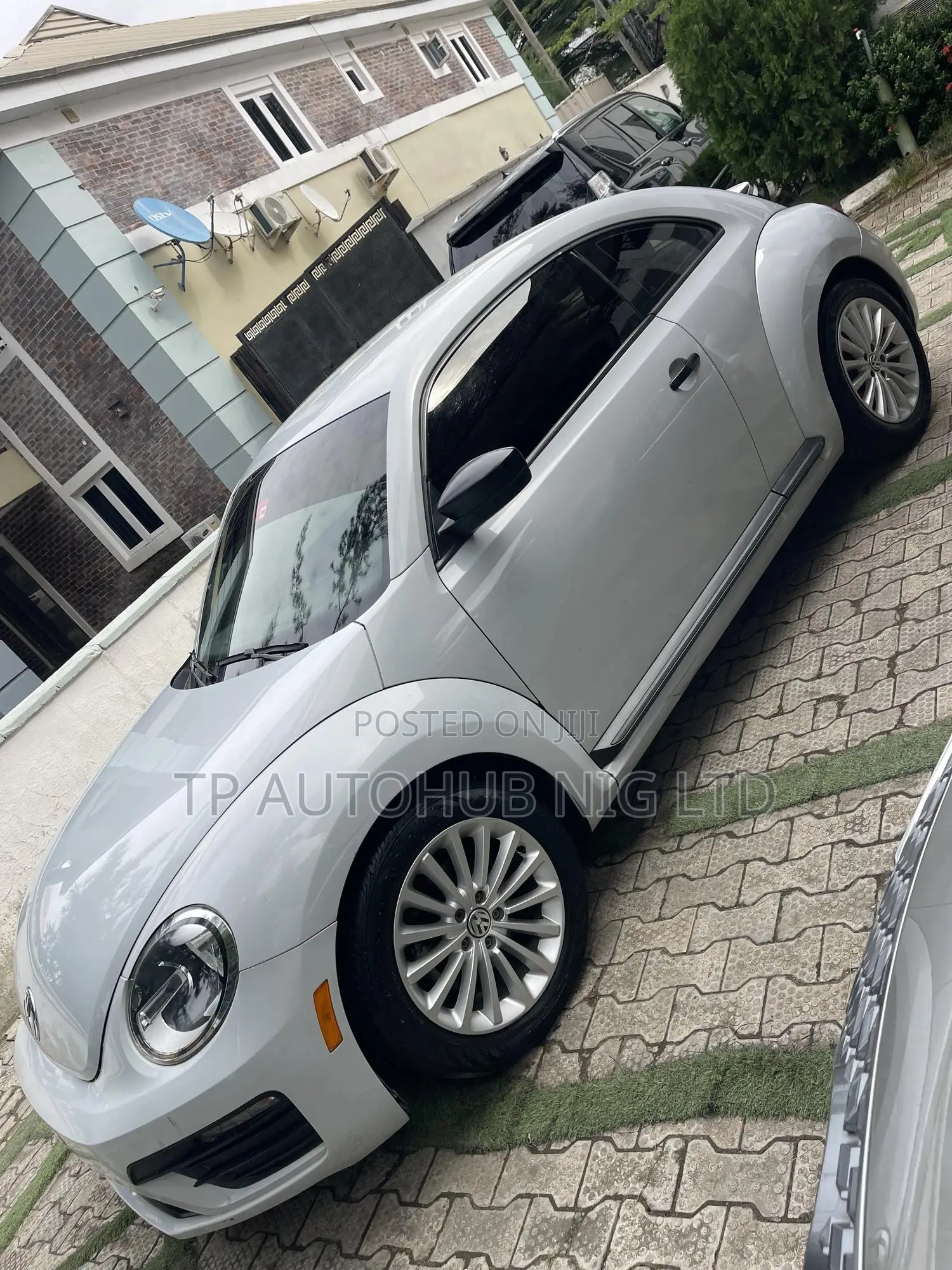 Volkswagen Beetle 2.0T Final Edition SEL Hatchback 2019 Silver