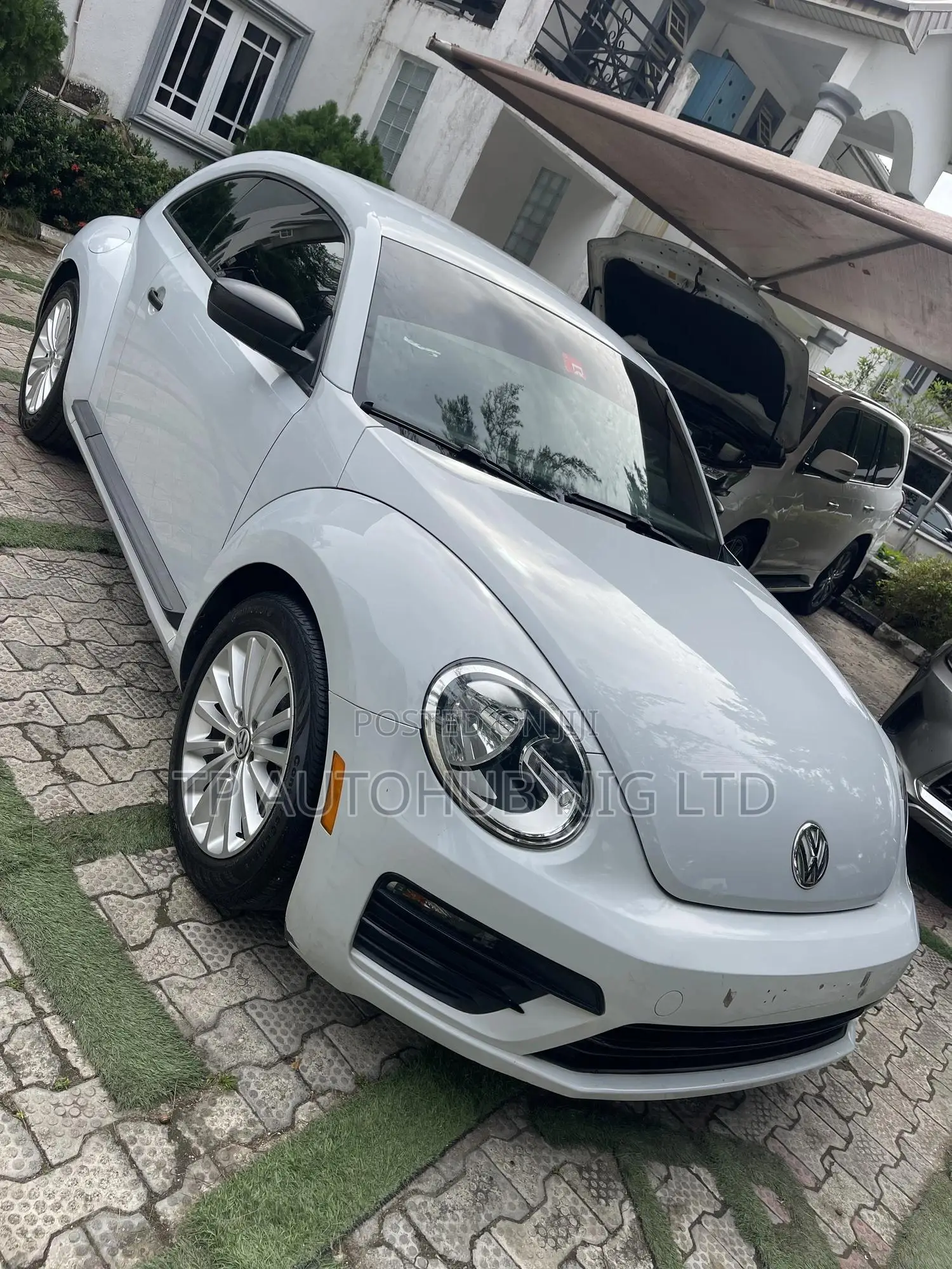 Volkswagen Beetle 2.0T Final Edition SEL Hatchback 2019 Silver