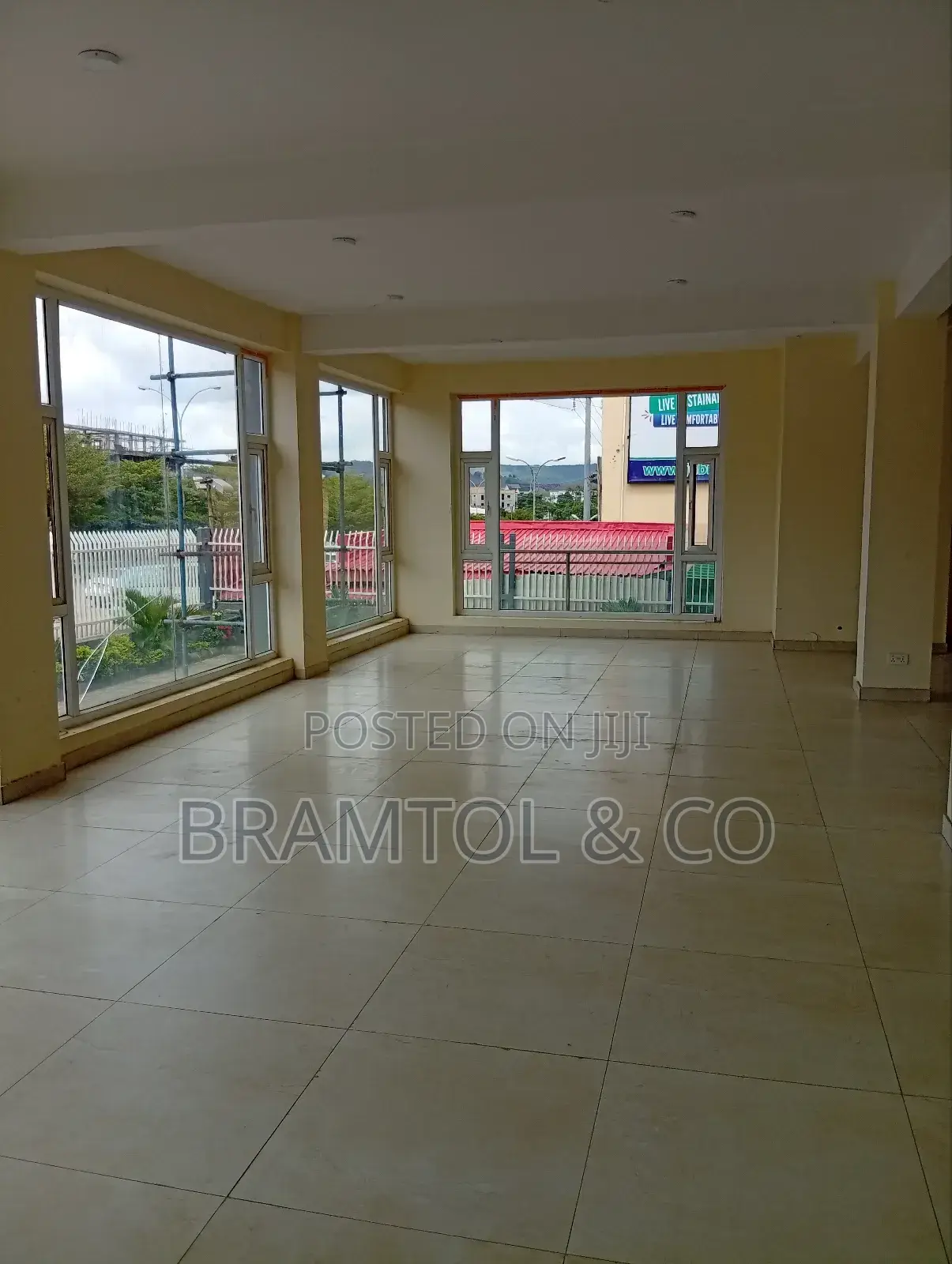 150sqm Office Space/Shop for Rent in Gudu