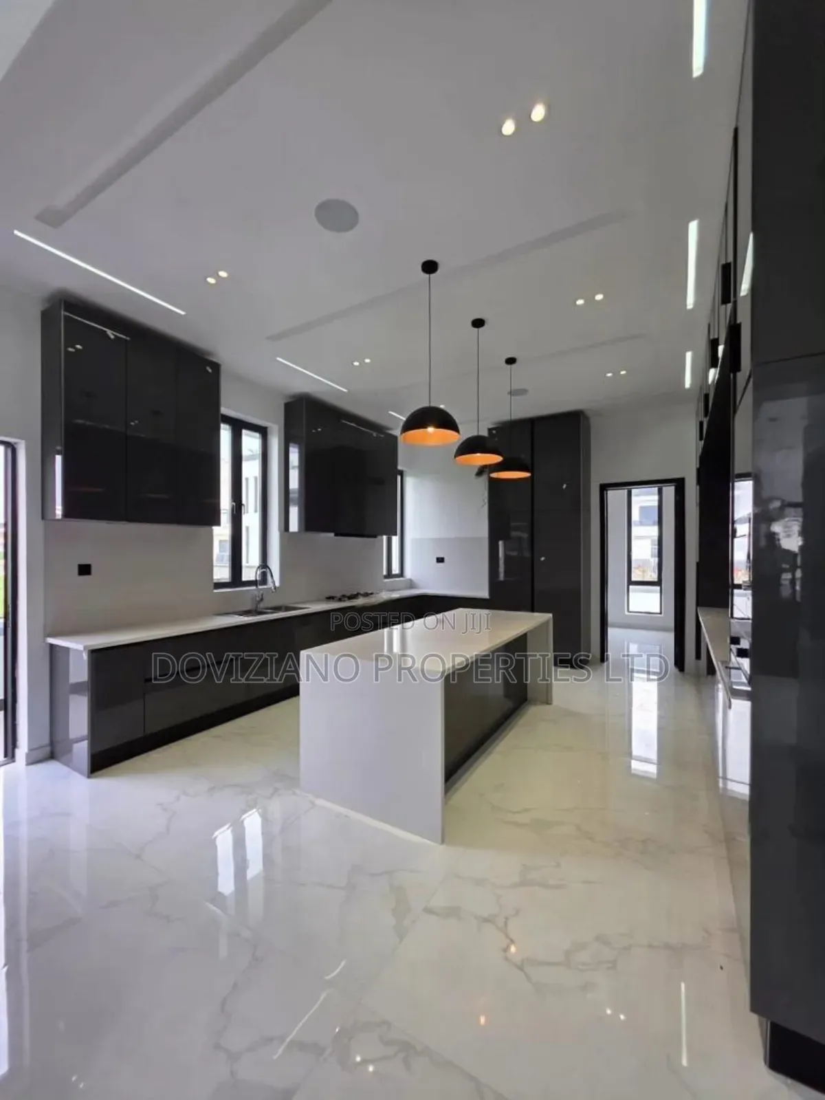 5bdrm Duplex in Osapa london for sale