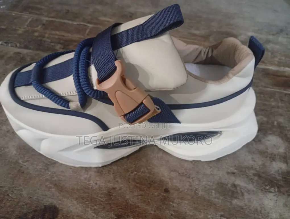 Latest Stylish Unisex Fashion Sneakers